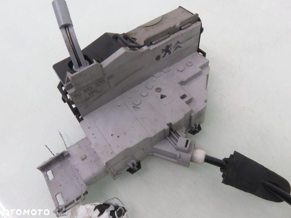 ZAMEK PRAWY TYLNY CITROEN C4 I 9681337080 6 PIN - 3