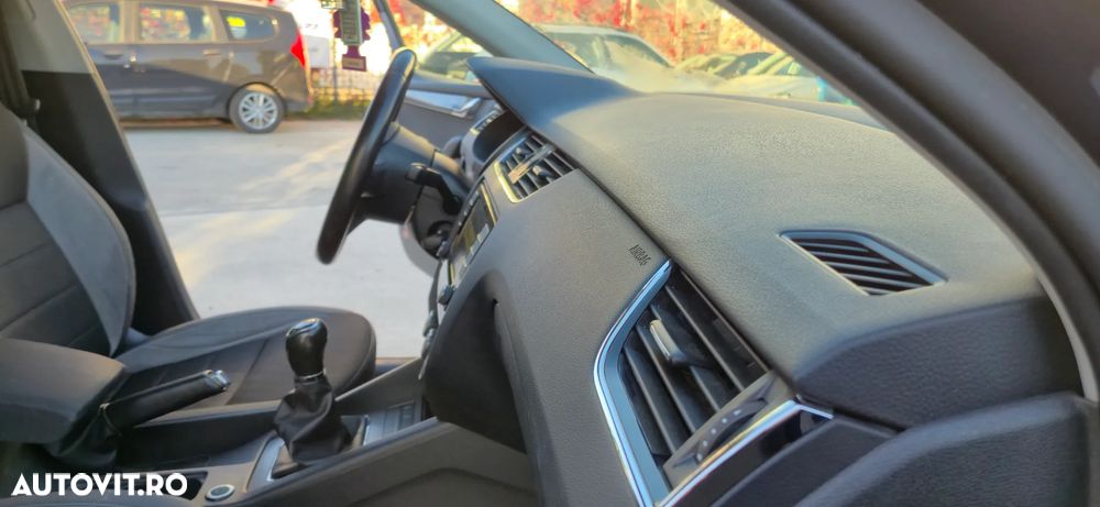 Skoda Octavia Combi 1.6 TDI (Green tec) Joy - 19