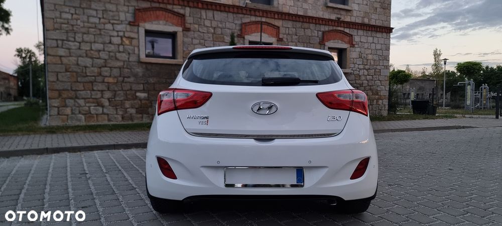 Hyundai i30 blue 1.6 GDI YES Gold - 14