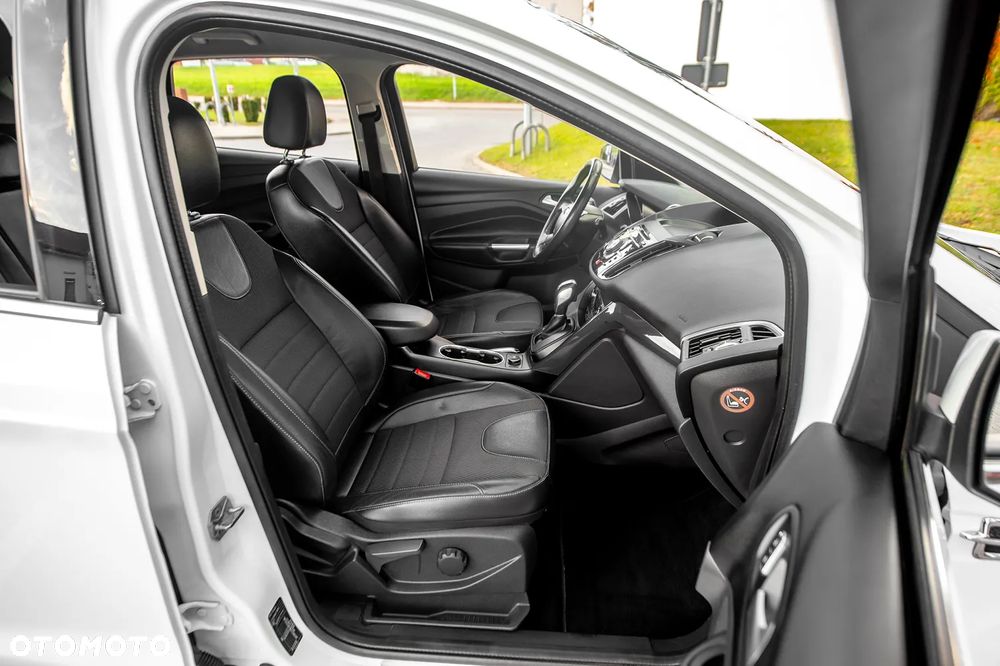 Ford Kuga 1.6 EcoBoost 4x4 Titanium - 22