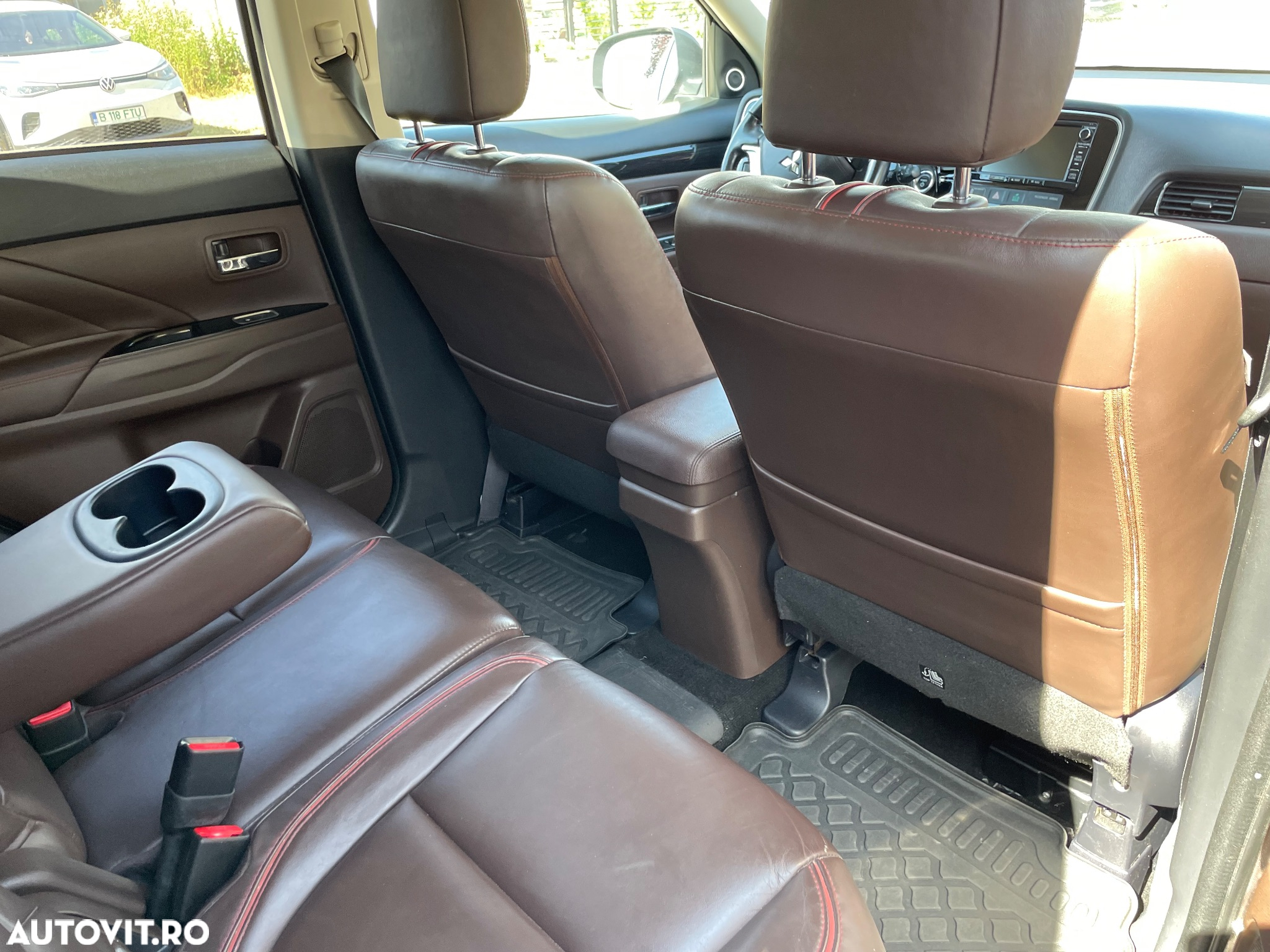 Mitsubishi Outlander - 13