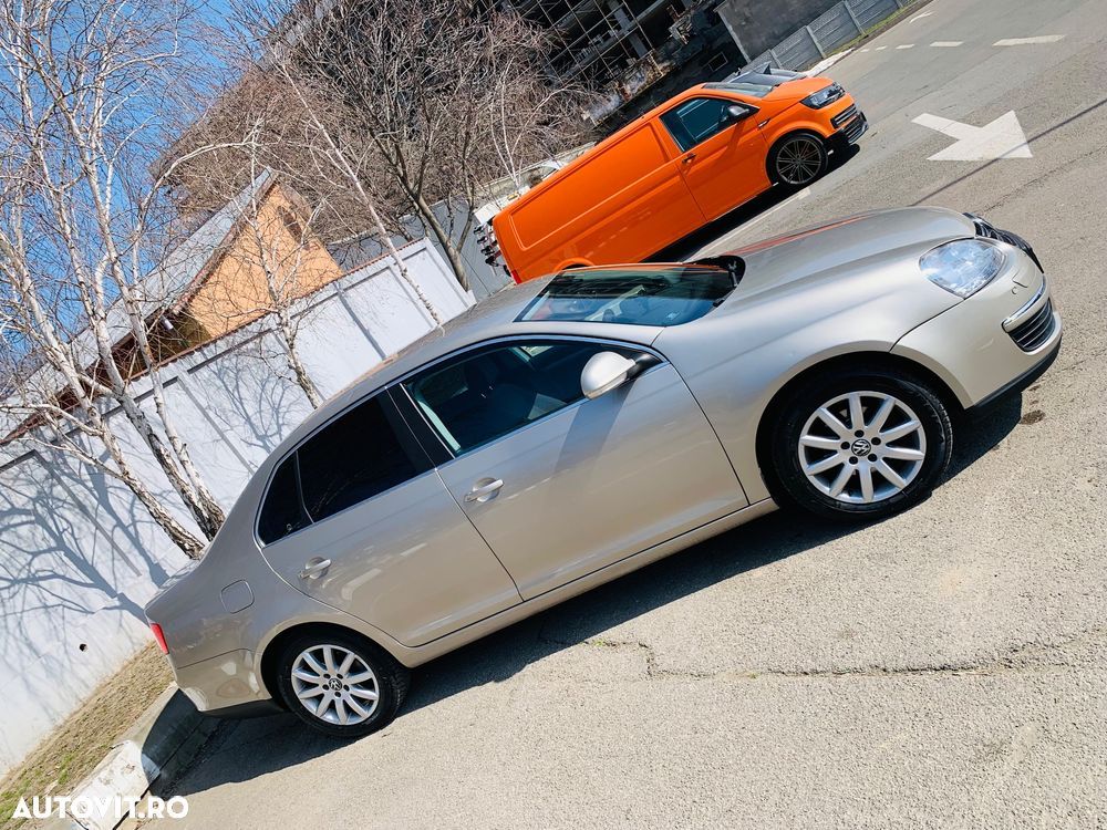 Volkswagen Jetta 1.6 Comfortline - 16