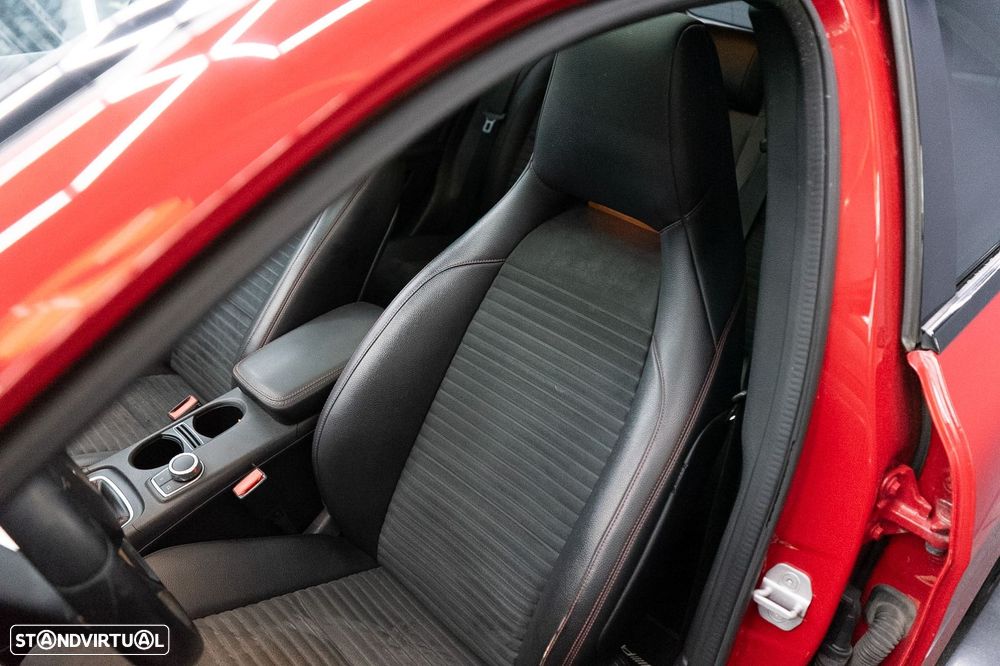 Mercedes-Benz A 180 d AMG Line - 26