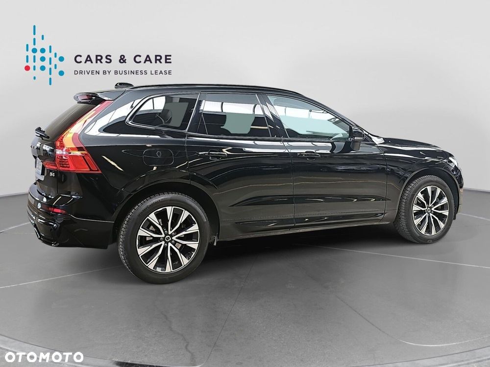 Volvo XC 60 B4 B Plus Dark - 31