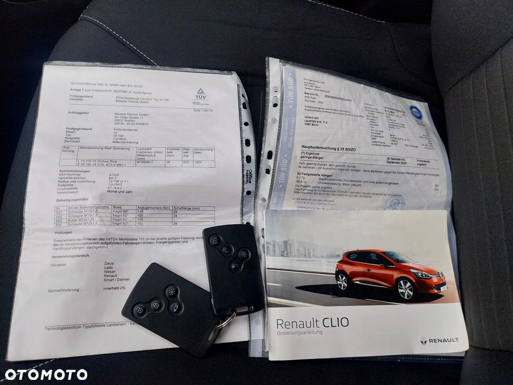 Renault Clio 1.2 16V 75 LIMITED - 10