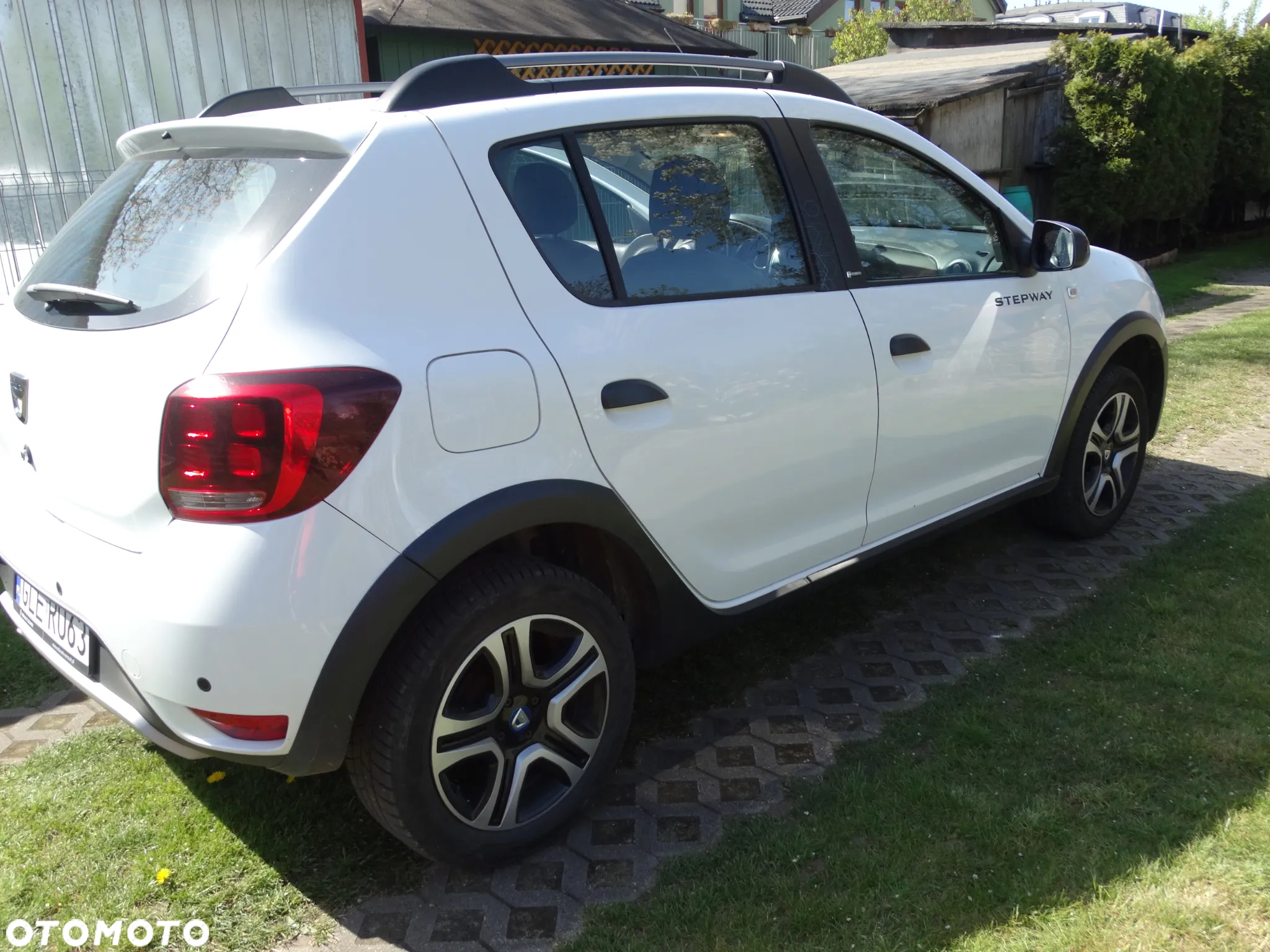 Dacia Sandero 1.0 TCe Laureate S&S - 6