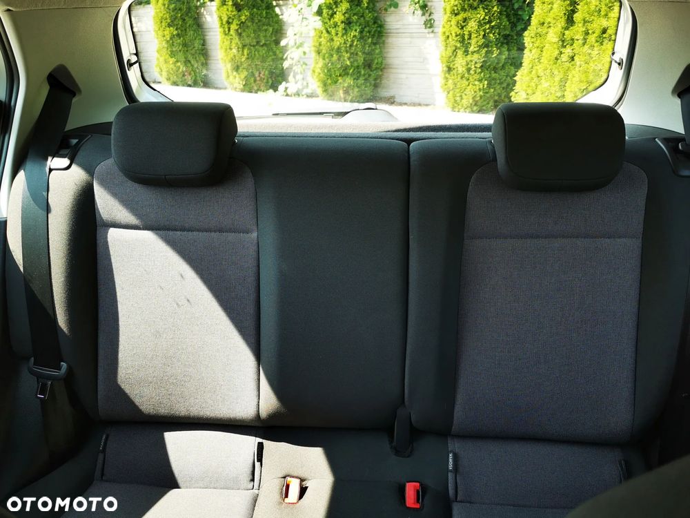 Volkswagen up! high - 13