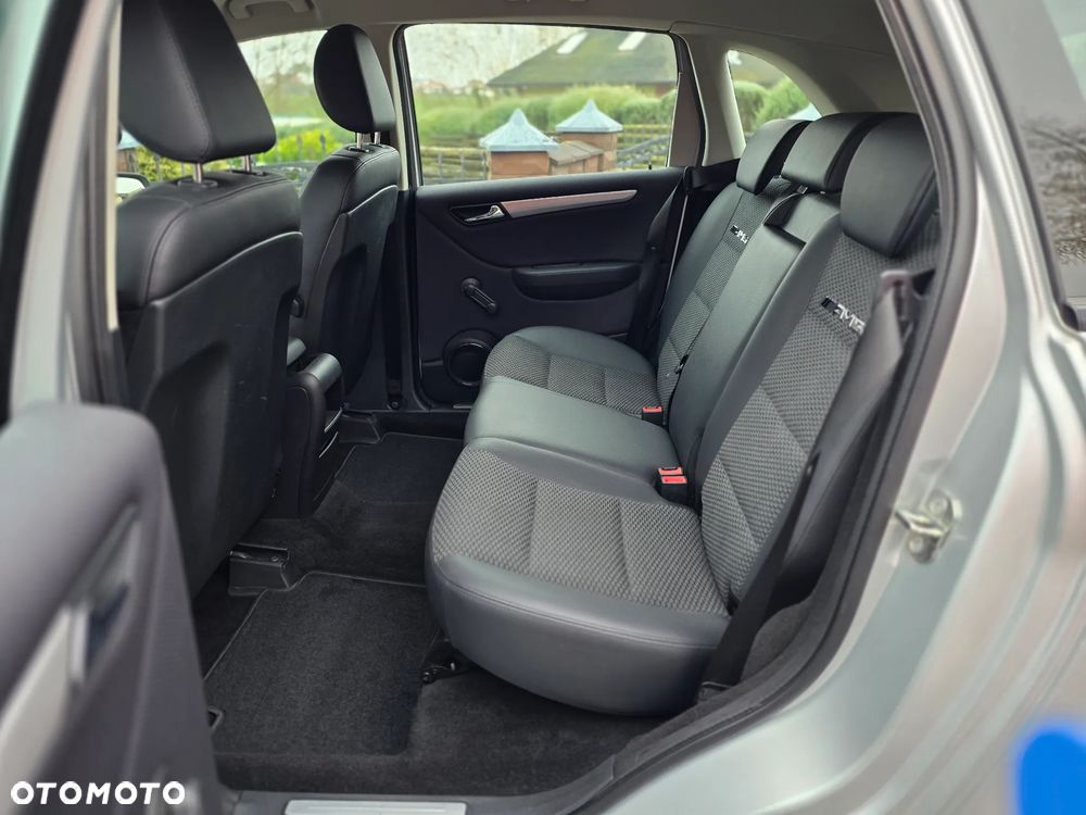 Mercedes-Benz Klasa B - 24