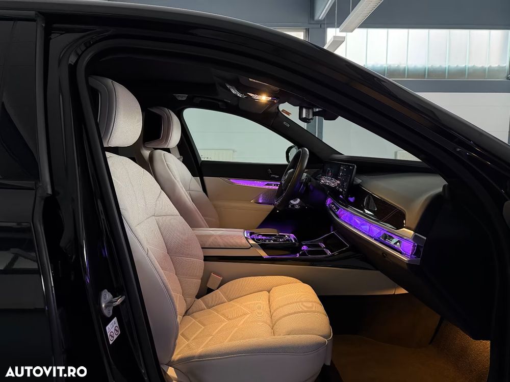 BMW Seria 7 740d xDrive MHEV - 14