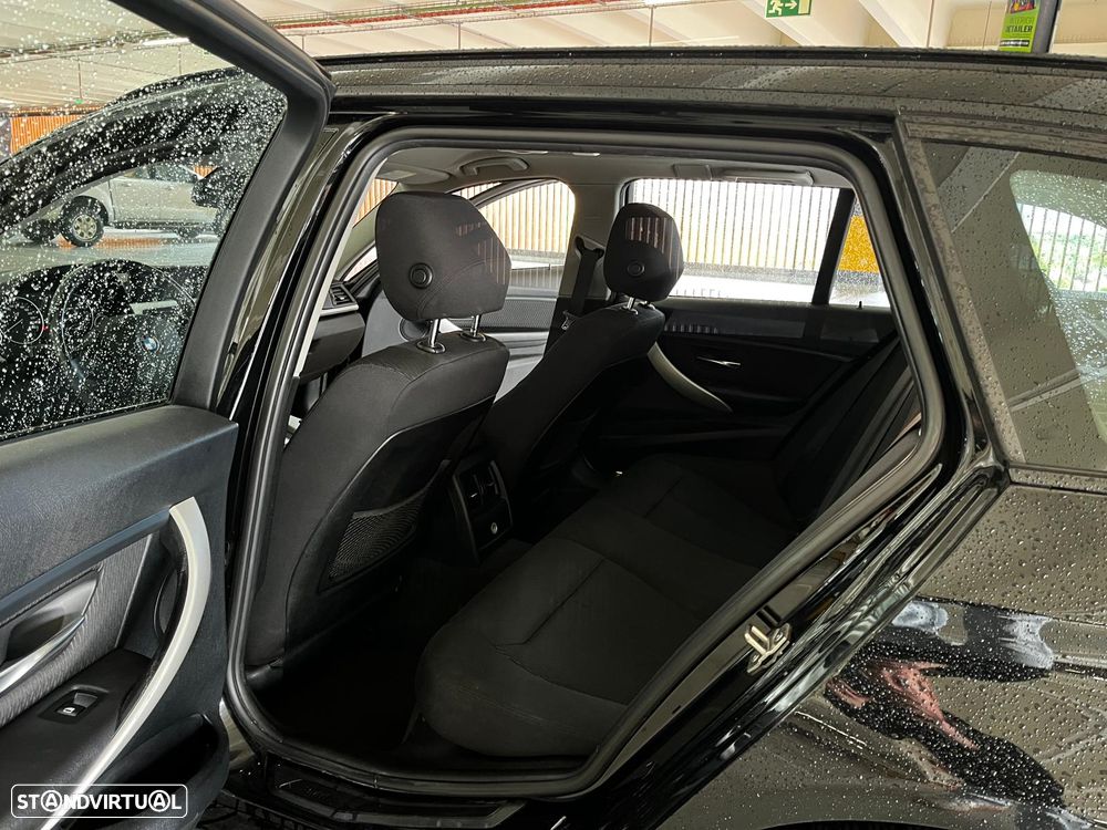 BMW 320 d Navigation Auto - 14