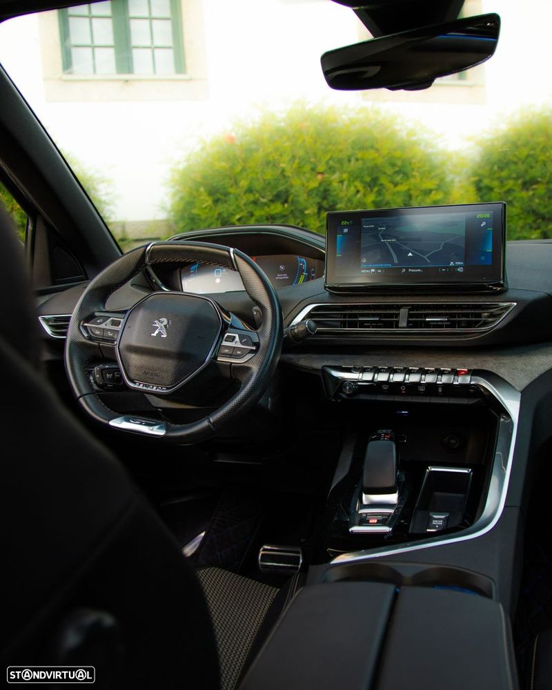 Peugeot 3008 Hybrid 225 e-EAT8 GT Pack - 4