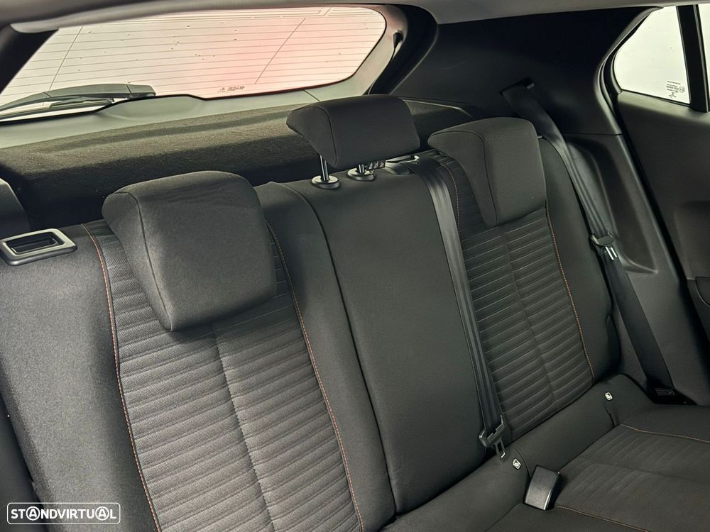 Peugeot 2008 1.2 PureTech Active Pack - 16