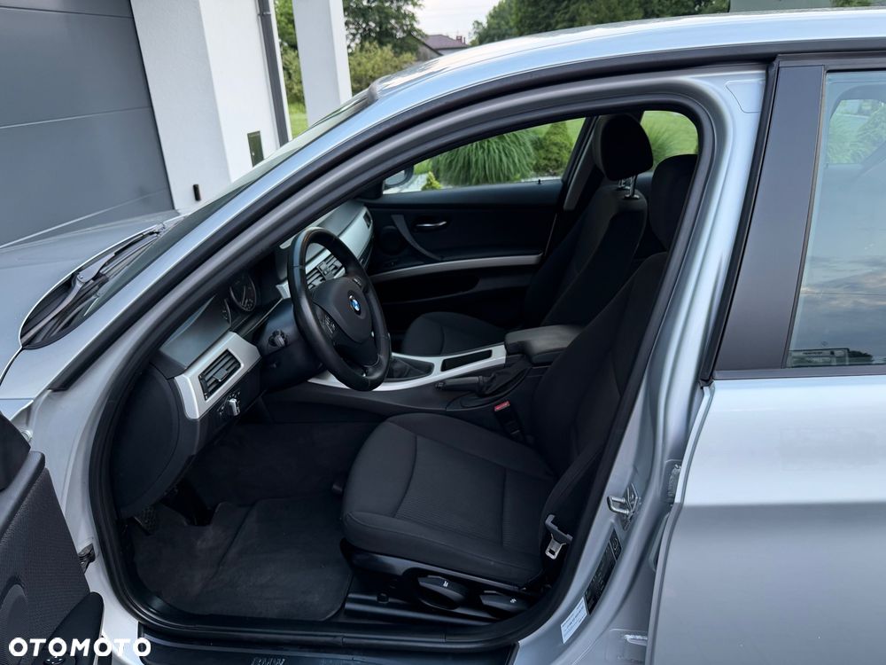 BMW Seria 3 320d - 9