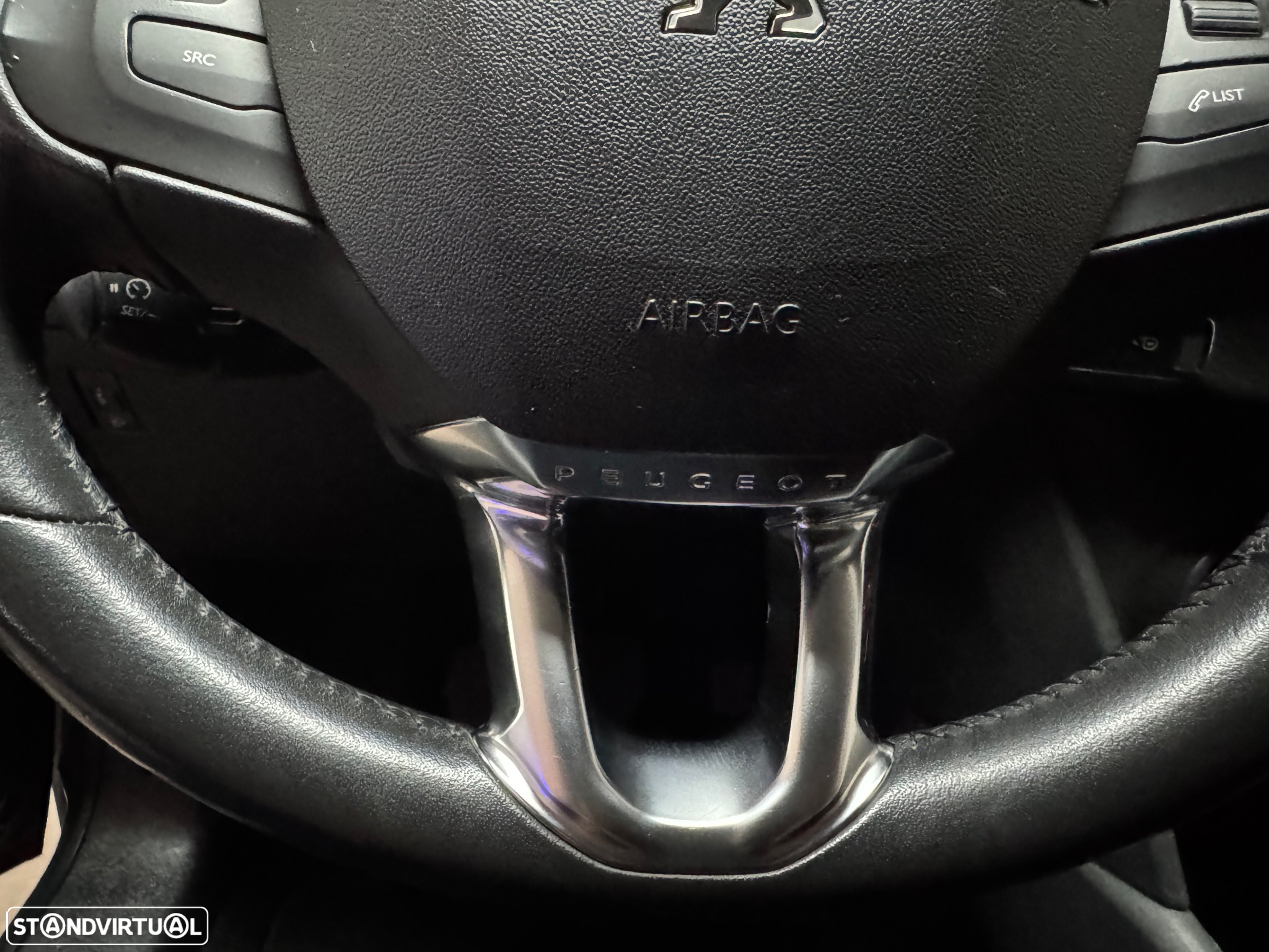 Peugeot 208 1.6 BlueHDi Style - 44