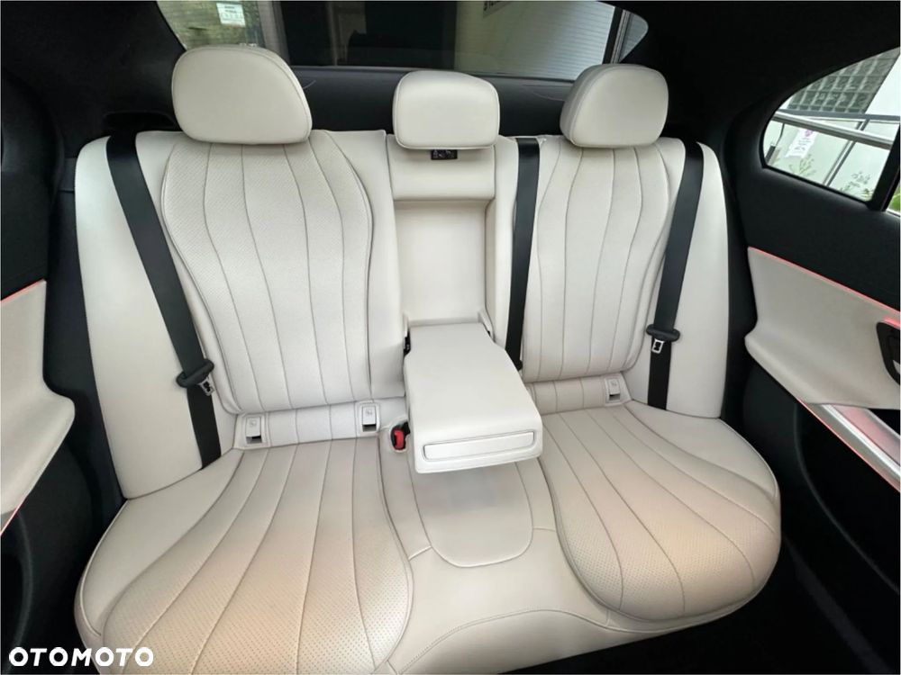 Mercedes-Benz Klasa E 220 d 4-Matic AMG - 11