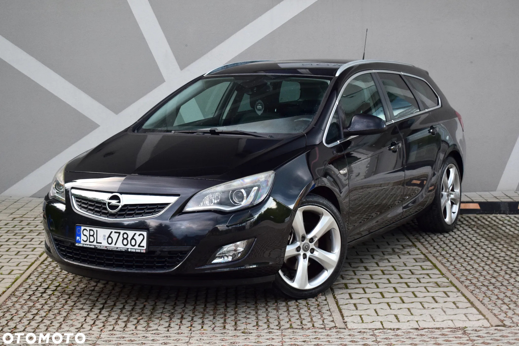 Opel Astra 1.6 Turbo Cosmo - 9