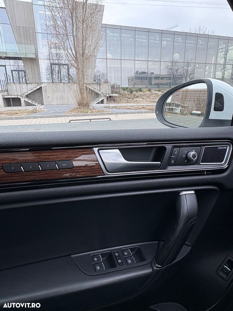 Volkswagen Touareg - 18