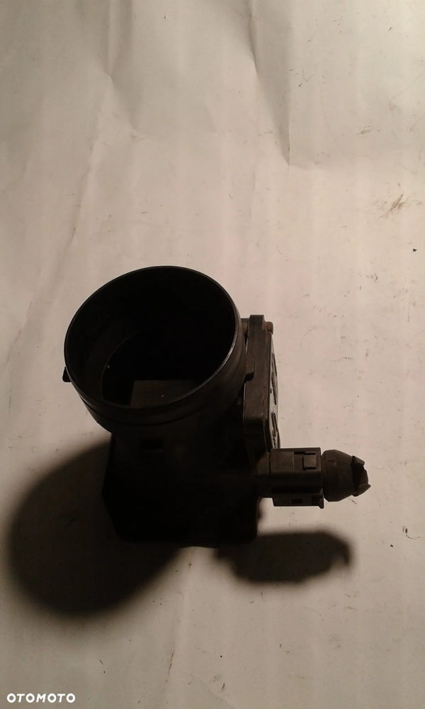 PRZEPŁYWOMIERZ POWIETRZA AUDI A3 8L 1.6 06A906461B