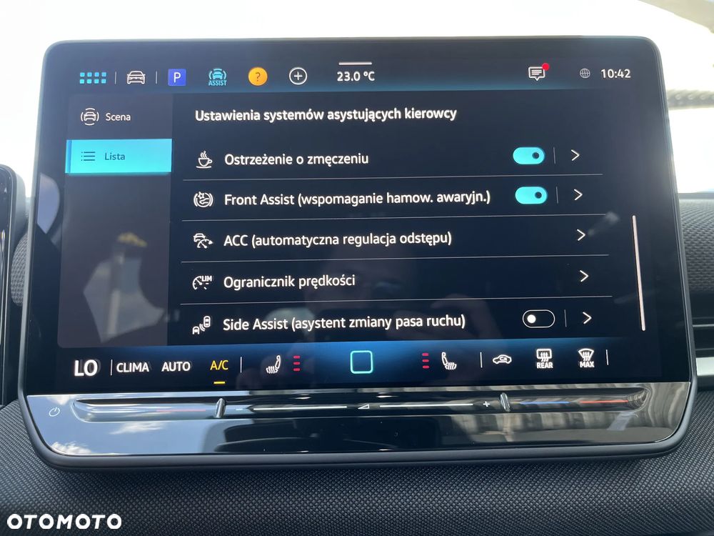 Volkswagen T-Roc 1.5 eTSI Life DSG - 35