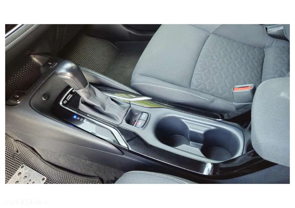 Toyota Corolla 1.8 Hybrid Comfort - 25