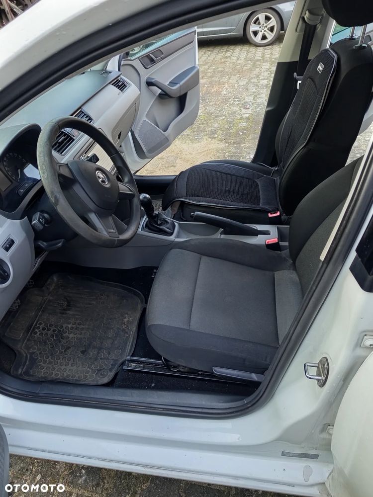 Skoda RAPID 1.6 TDI Active - 12