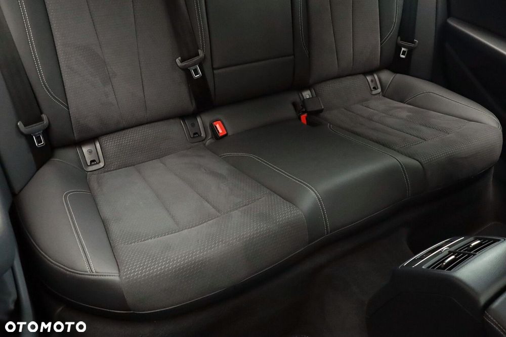 Audi A4 Limousine - 15