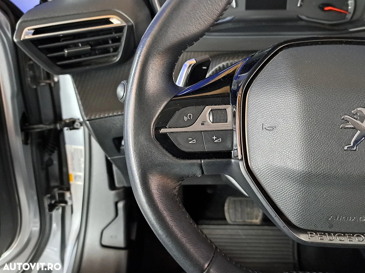 Peugeot 2008 - 12