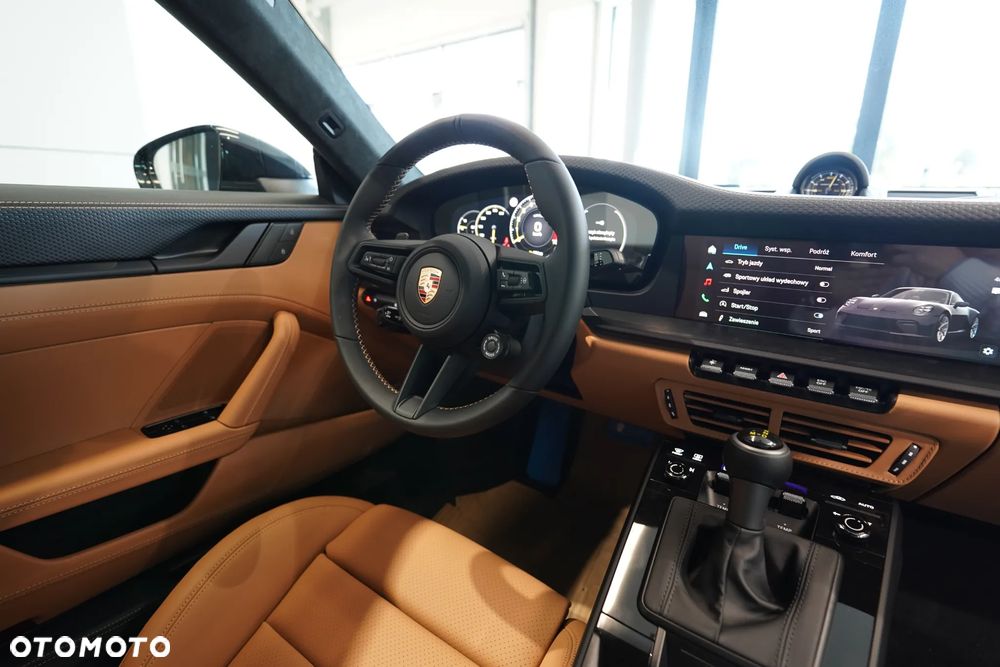 Porsche 911 GT3 Touring PDK - 12