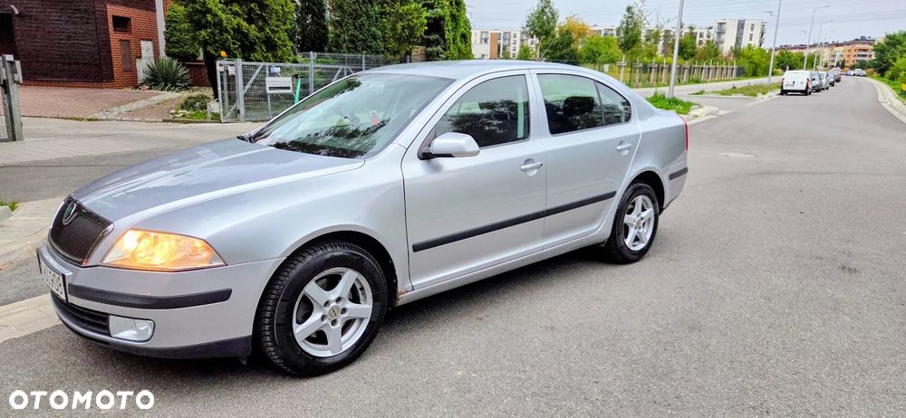 Skoda Octavia 2.0 TDI Elegance DSG - 5