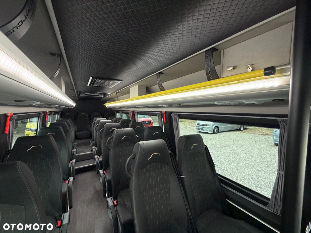 Mercedes-Benz Sprinter 519 - 19