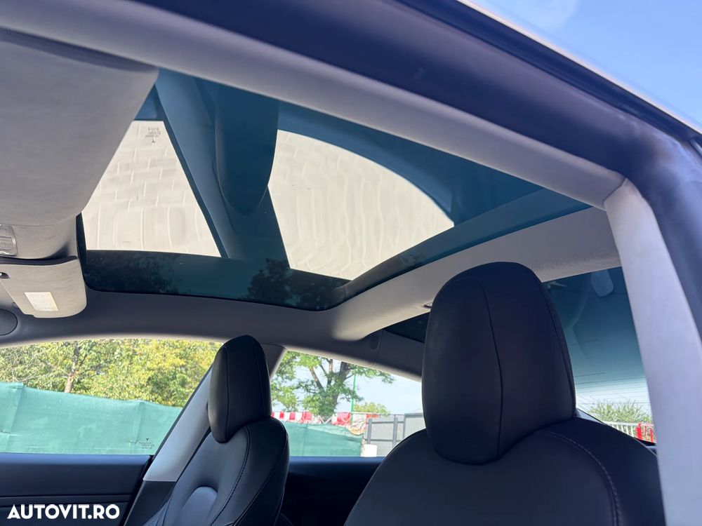 Tesla Model 3 - 30