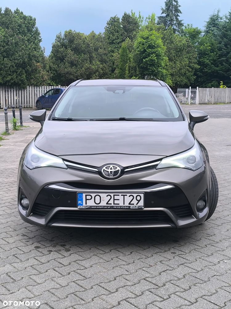 Toyota Avensis 2.0 D-4D Premium - 18