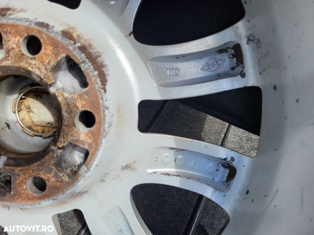 Vand jante aliaj Renault Megan 215/ 50 R17 - 5