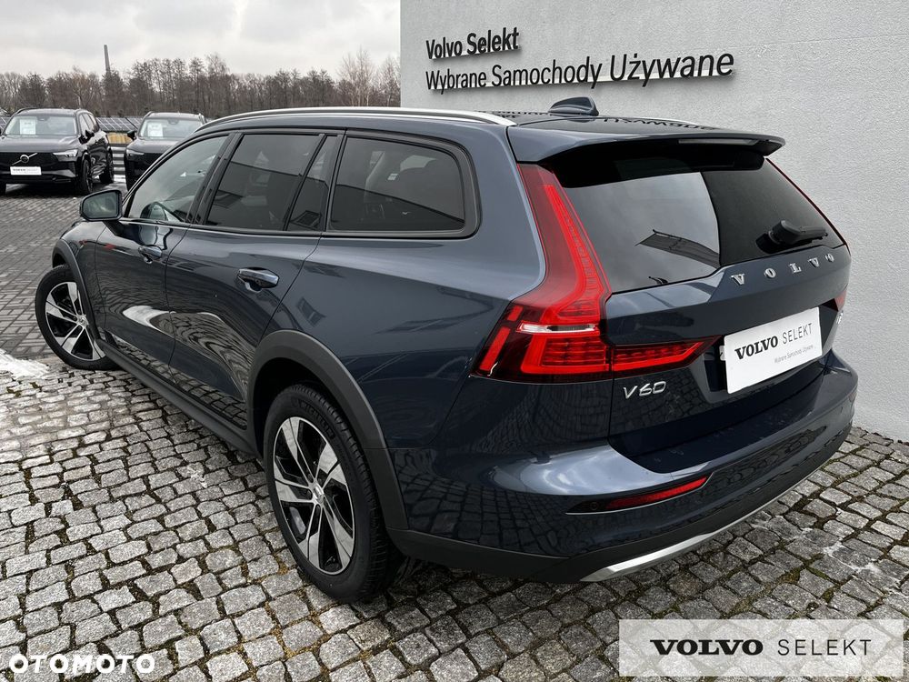 Volvo V60 Cross Country - 8