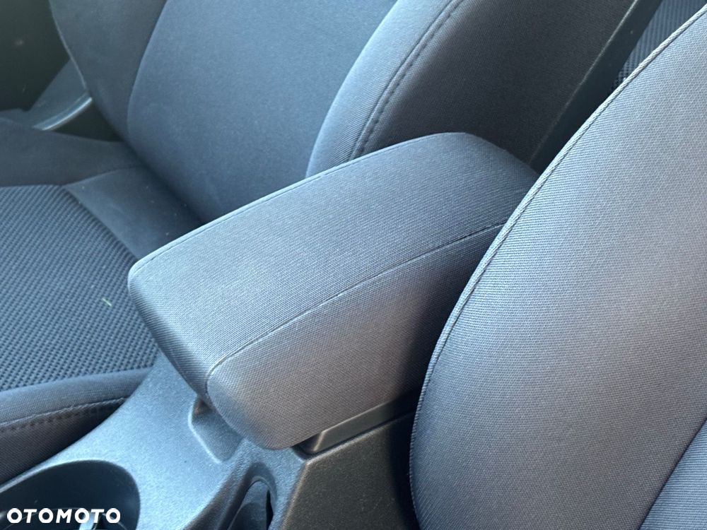 Hyundai i30 1.6 Comfort - 23