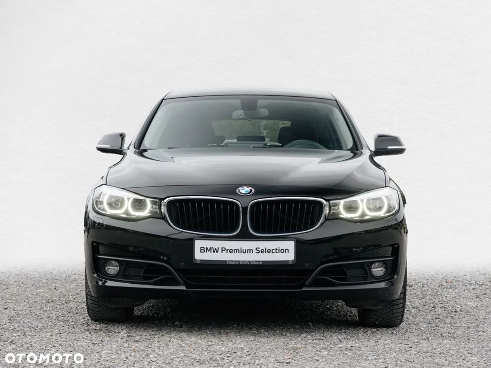 BMW 3 Series 2020 photo 2