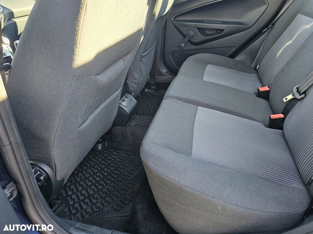 Ford Fiesta - 12