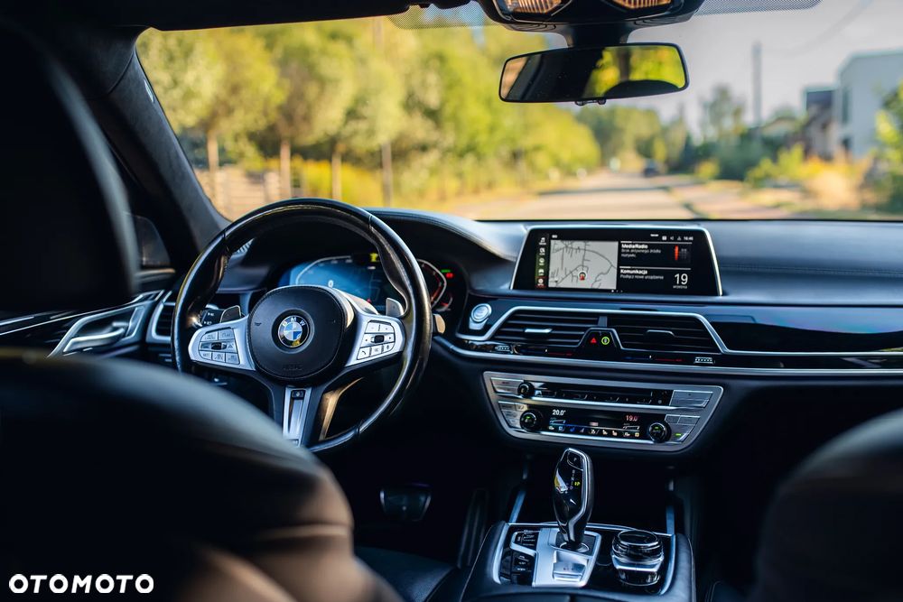 BMW Seria 7 740d xDrive mHEV sport - 36