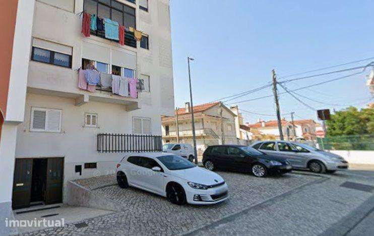 Garagem/armazém a funcionar como ginásio em localização privilegiada - Grande imagem: 2/8