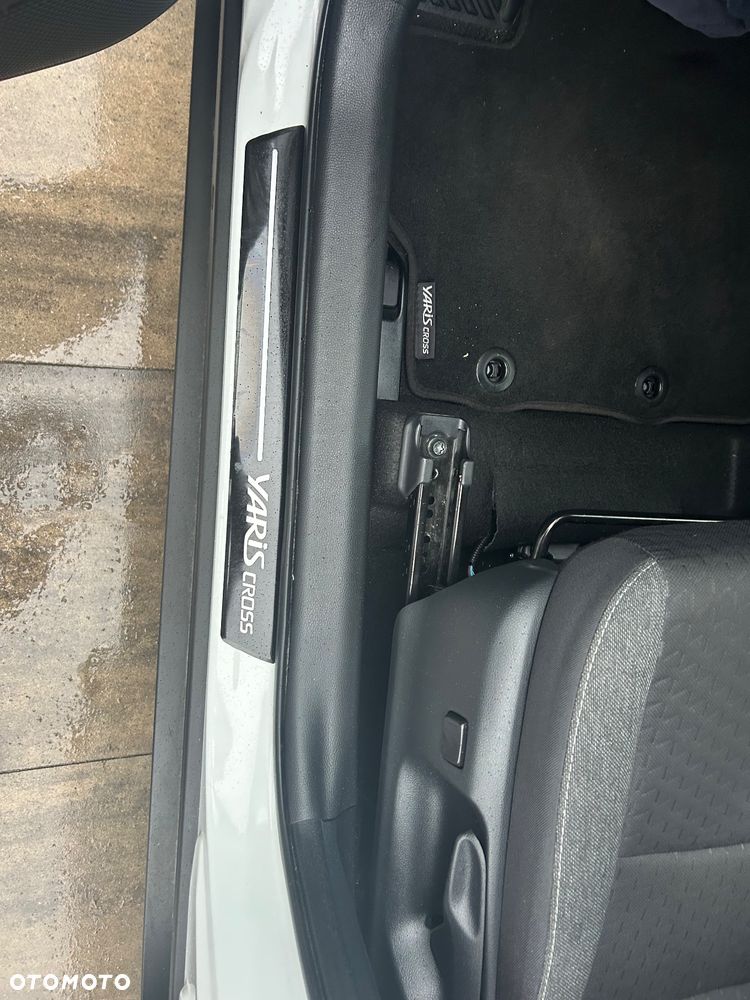 Toyota Yaris Cross Hybrid 1.5 Comfort - 32