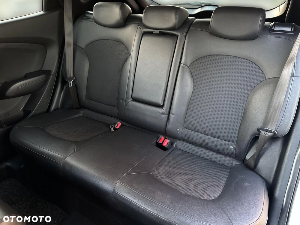 Hyundai ix35 1.6 2WD blue Comfort - 16