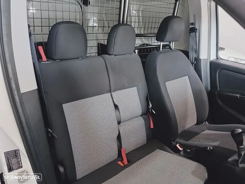 Fiat Doblo 1.3 MJ Easy  3Lugares - 27