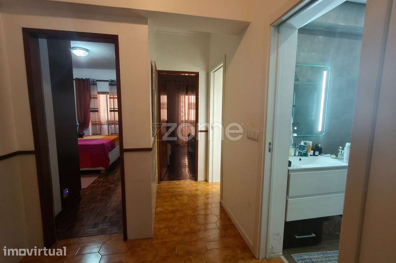 T3 com Terraço e Varanda | Excelente Luminosidade - Grande imagem: 5/21