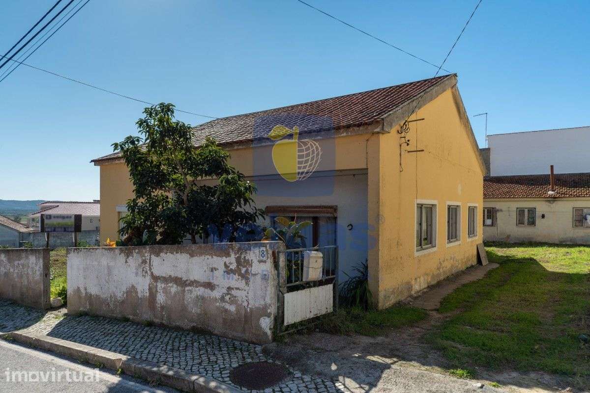 Lote de 1.050m2 com Moradia T3 em São Martinho do Porto - Grande imagem: 5/11