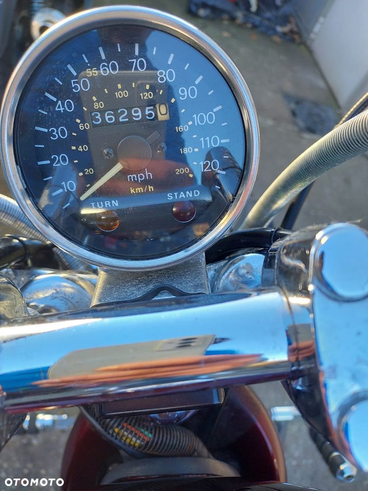 Suzuki Intruder - 16