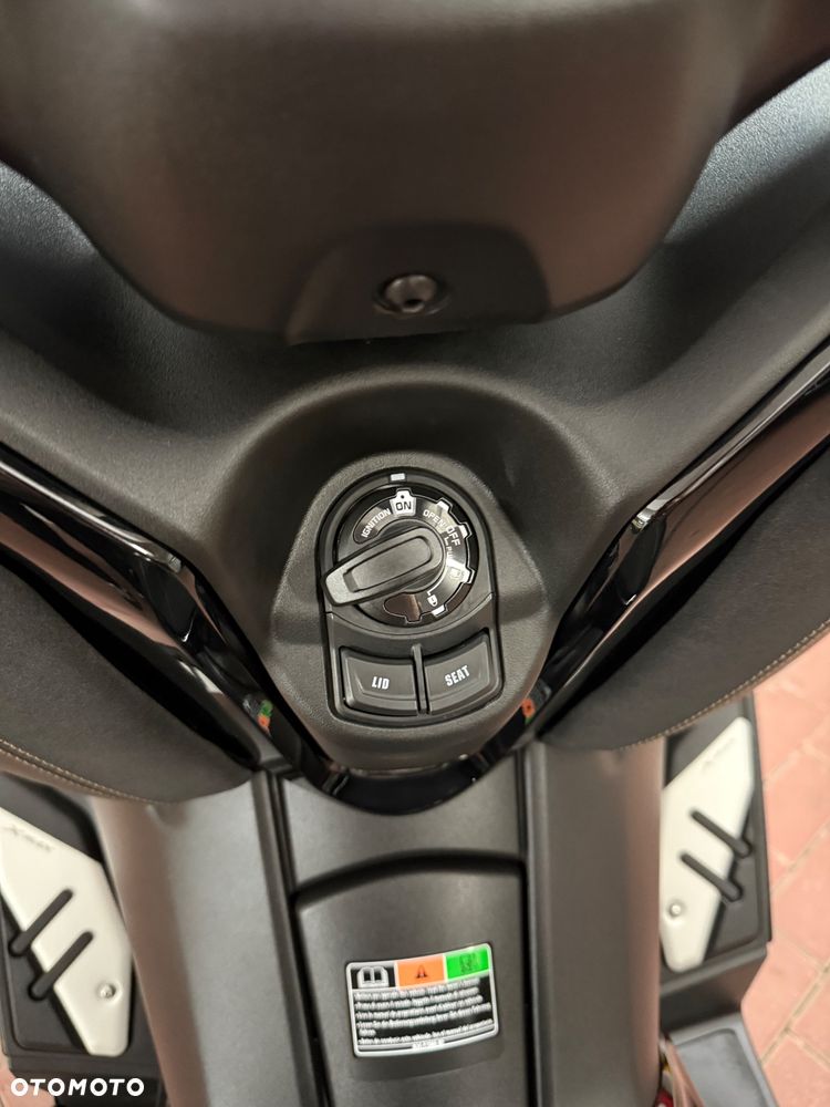 Yamaha X-max - 13