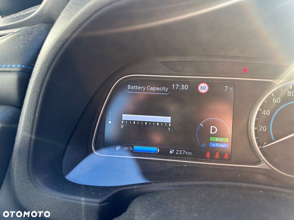 Nissan Leaf 40kWh Acenta - 13