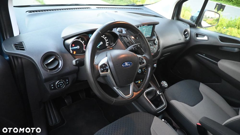 Ford Tourneo Courier 1.0 EcoBoost Titanium - 32