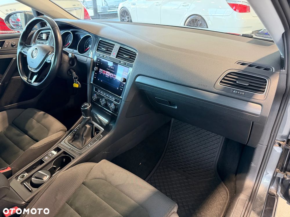 Volkswagen Golf VII 1.6 TDI BMT Comfortline - 19