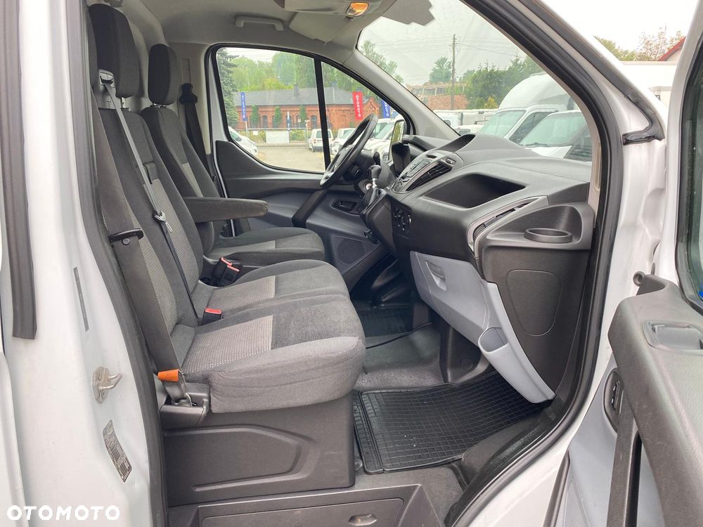 Ford TRANSIT CUSTOM - 16
